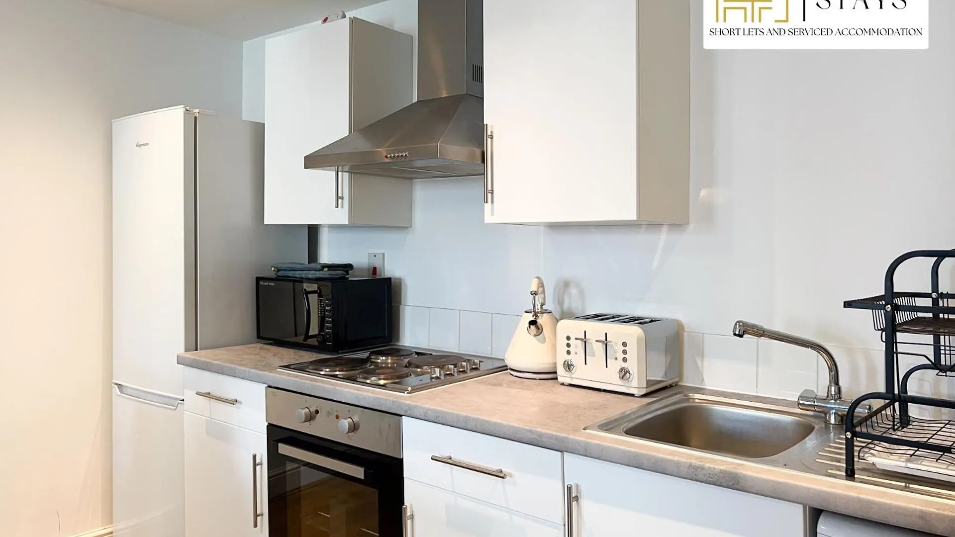 Last-Minute Specials L Premium Deal On 2 Double Bed Apartment For 6 Guests L Best Deals L Hofin Stays Short Lets & Serviced Accommodation London