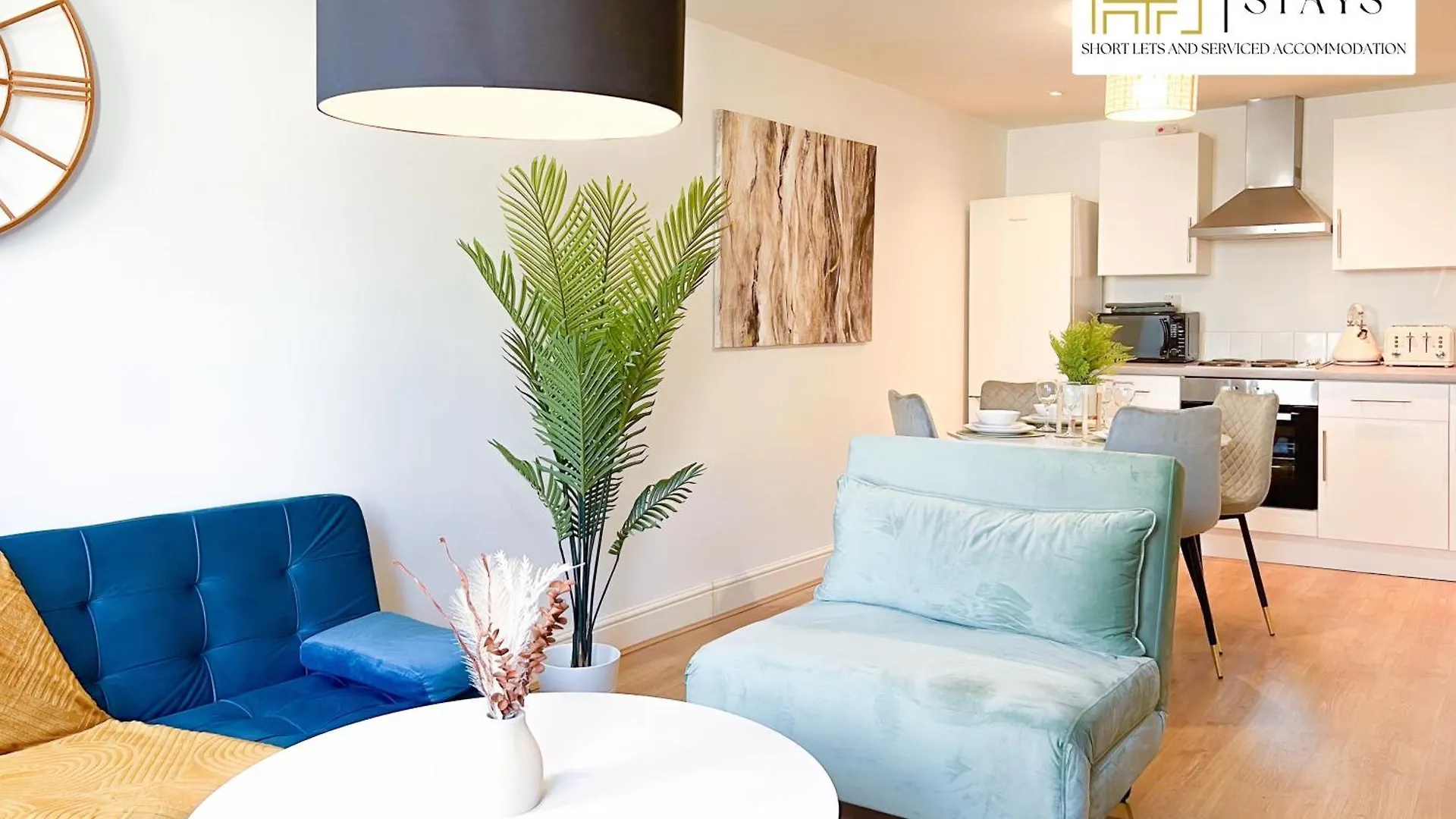 Last-Minute Specials L Premium Deal On 2 Double Bed Apartment For 6 Guests L Best Deals L Hofin Stays Short Lets & Serviced Accommodation London