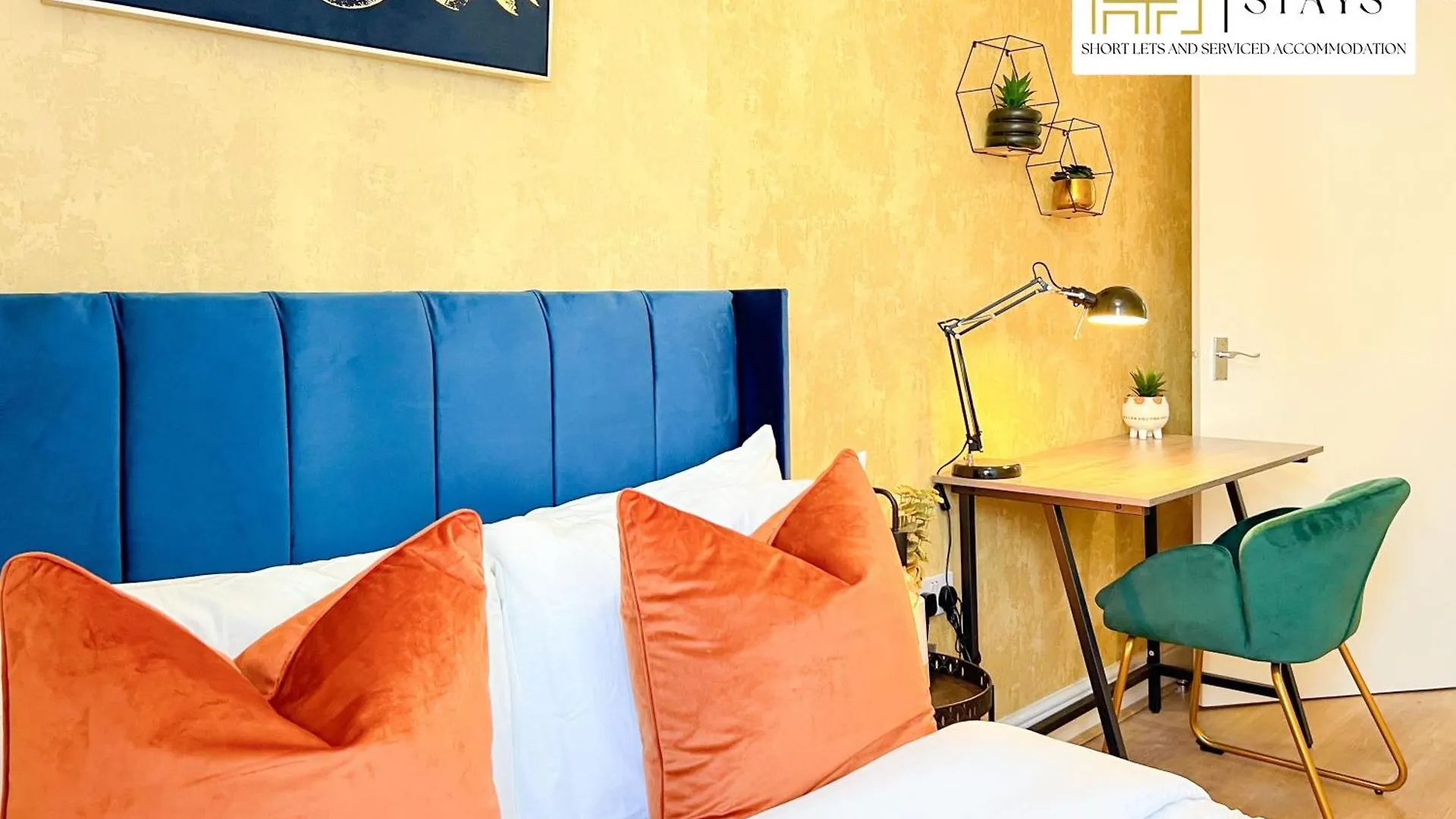 Last-Minute Specials L Premium Deal On 2 Double Bed Apartment For 6 Guests L Best Deals L Hofin Stays Short Lets & Serviced Accommodation London